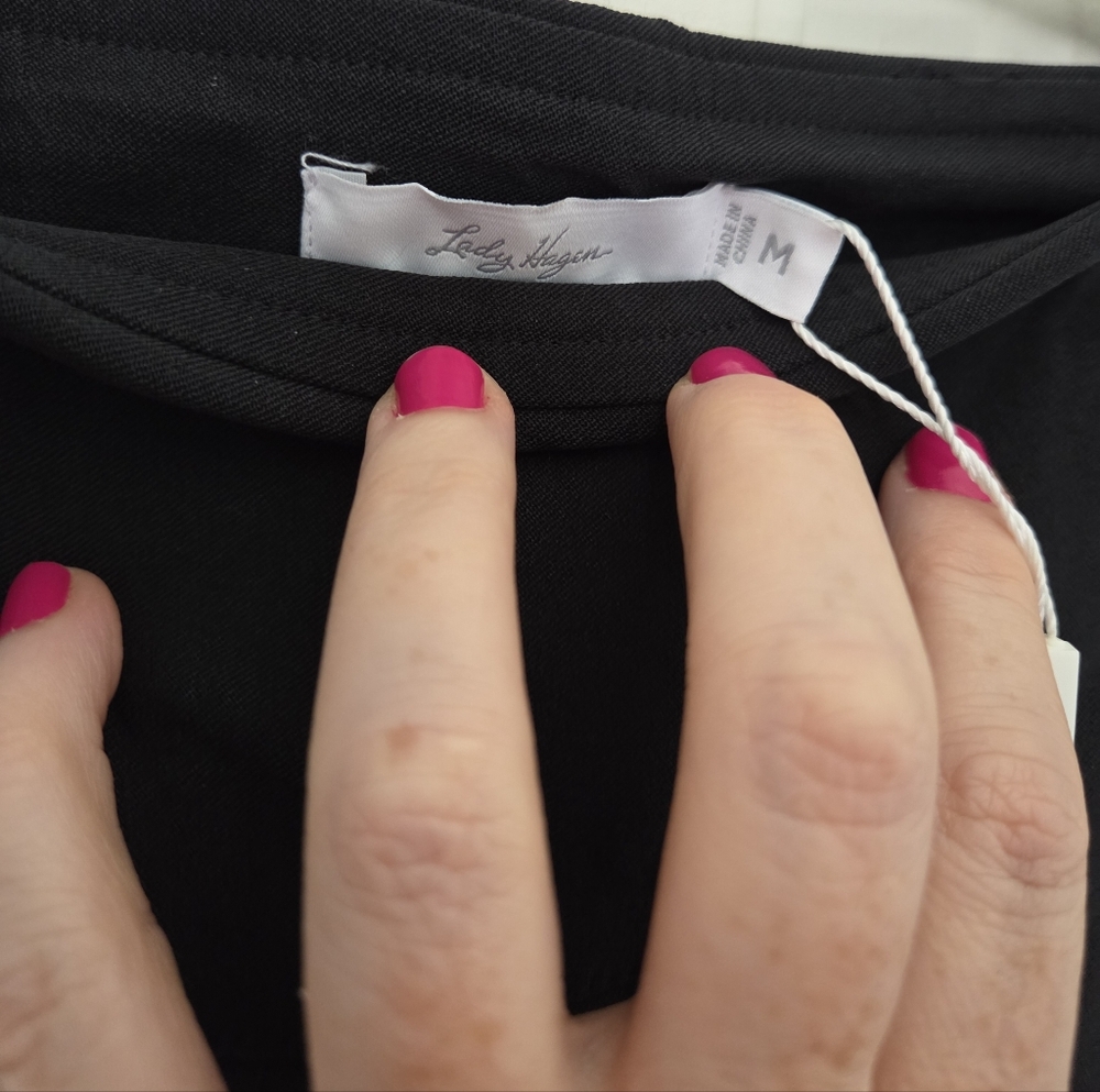 Lady Hagen Black 7" Inseam Pull On Golf Short - Picture 5 of 9